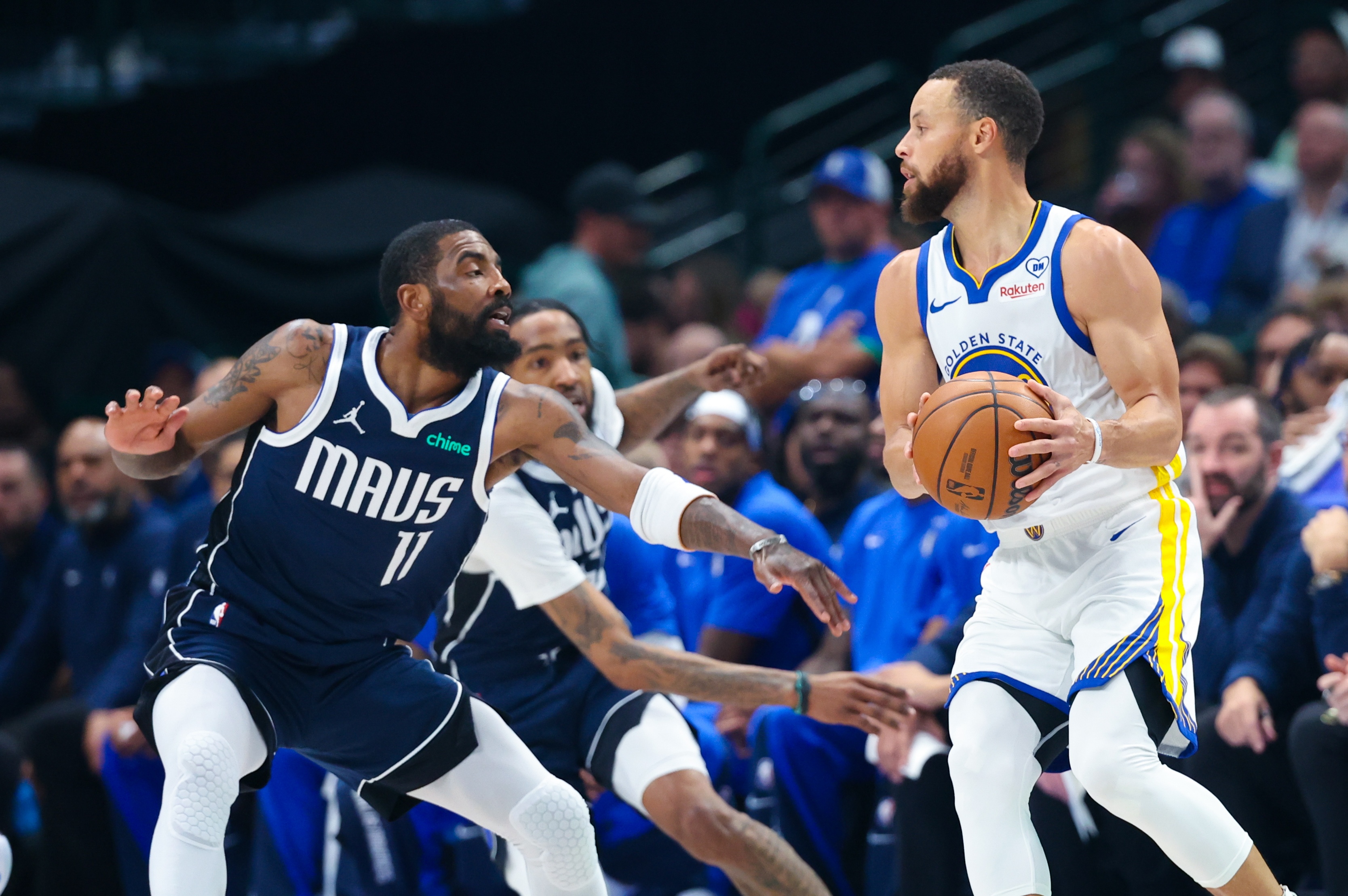 开云体育官网-本人还没上脚征战过~库里：穿欧文3代比赛征求过欧文的同意