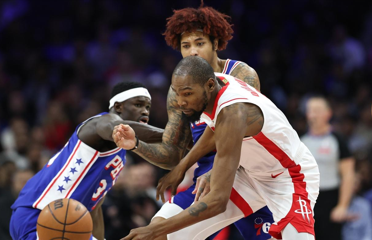 开云体育-裁判帮忙依然难阻失利，乌度卡谜之操作自毁长城，杜兰特扎心了